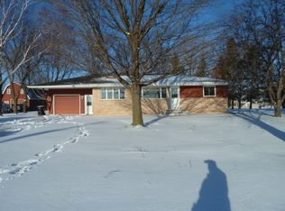 6915 Nevens Ave NW, Annandale, MN 55302
