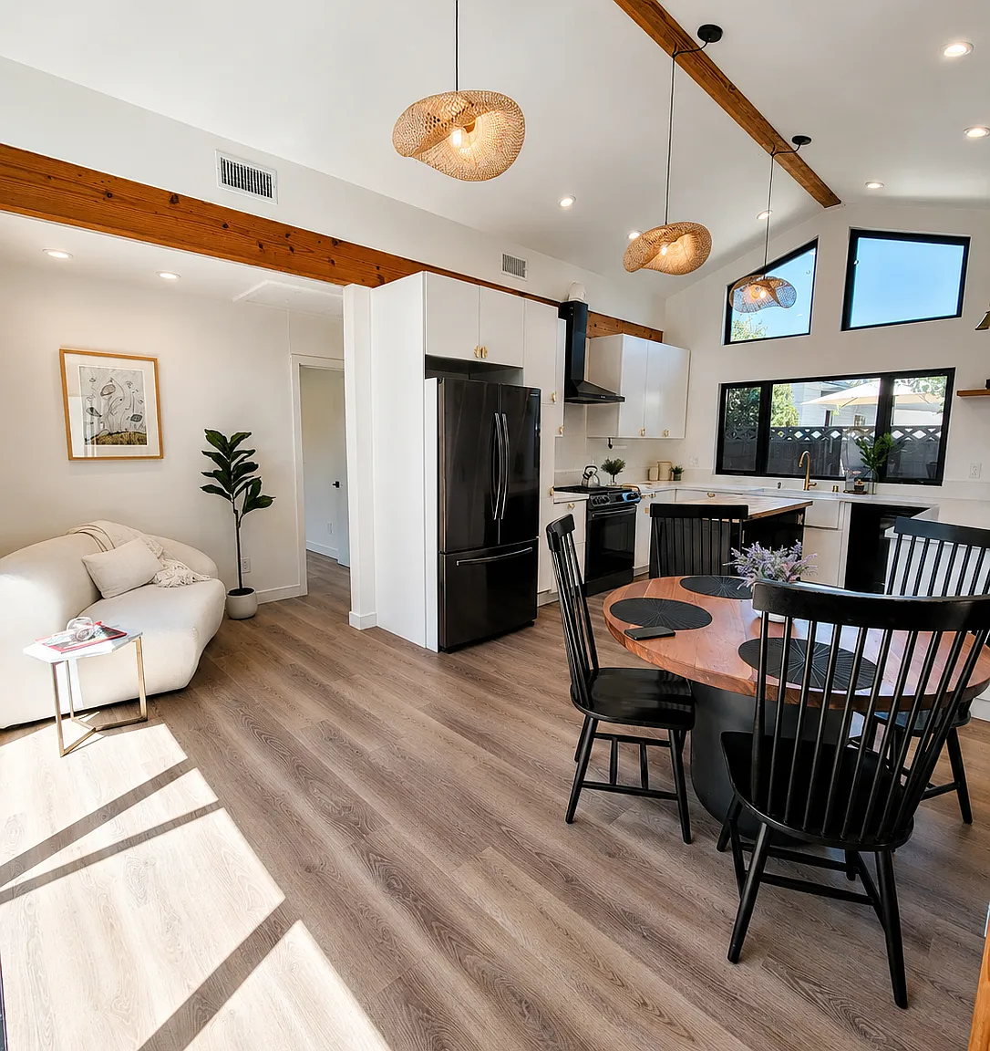 2 bed, 1.5 bath, 1200 sqft, $5,500 — Photo 3