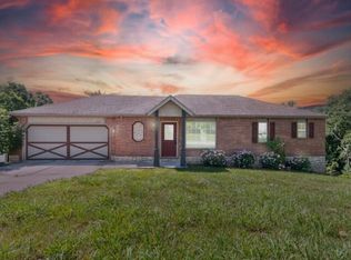 223 Roundhill Rd, Branson, MO 65616