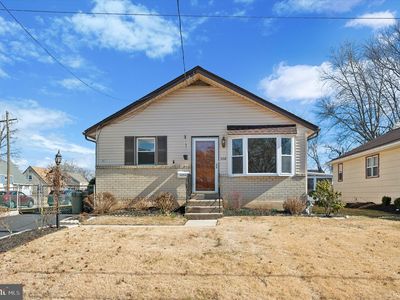 668 Hutchinson Ter, Holmes, PA, 19043