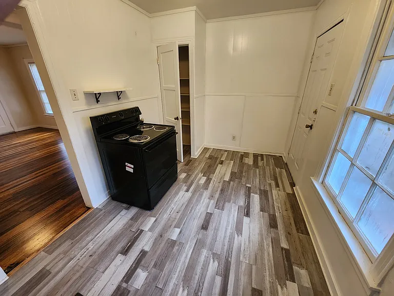 606 Morrow St — Photo 9