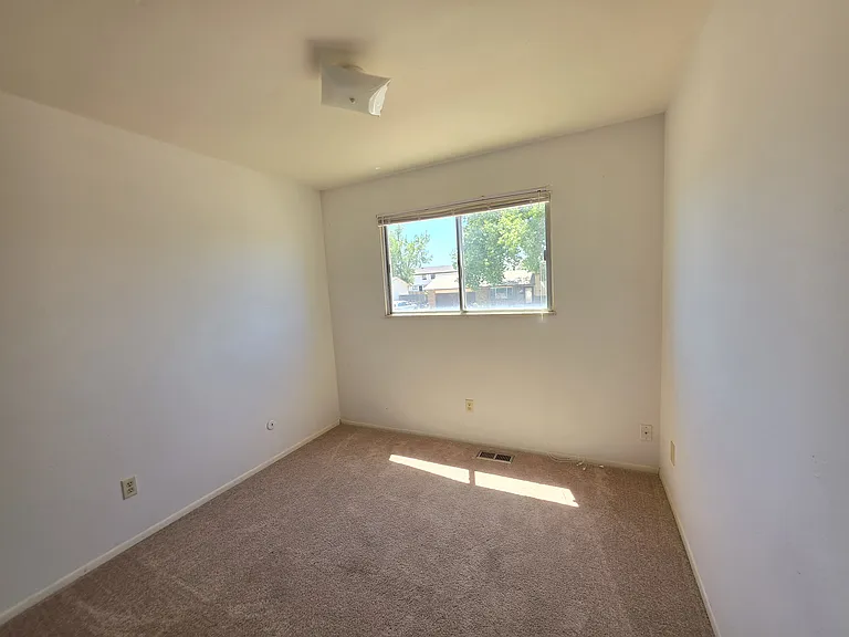 2215 South Dr — Photo 8