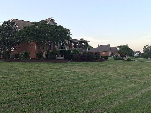 4th image of 425 Cypress Dr