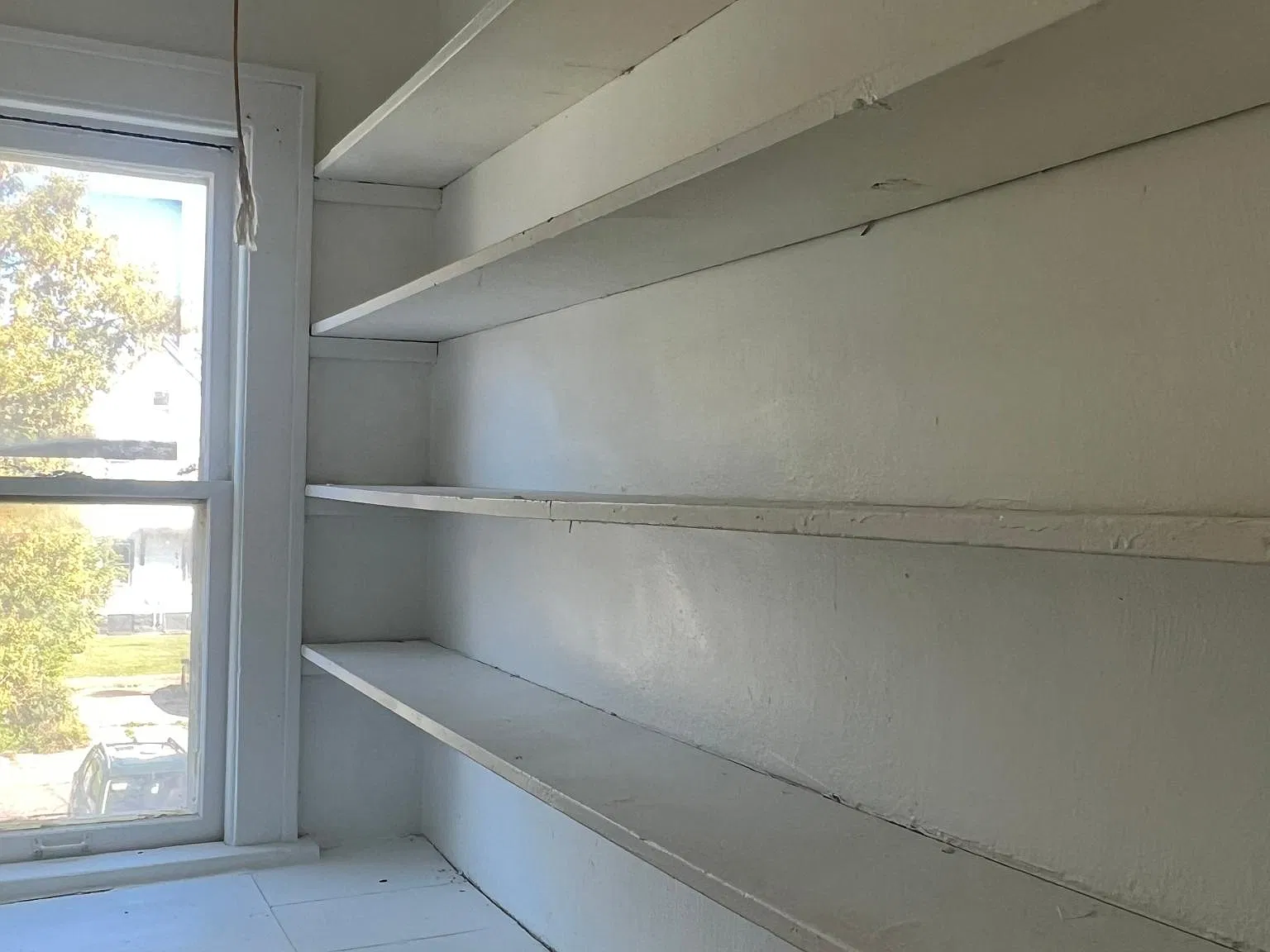 3 bed, 1200 sqft, $1,100 — Photo 2