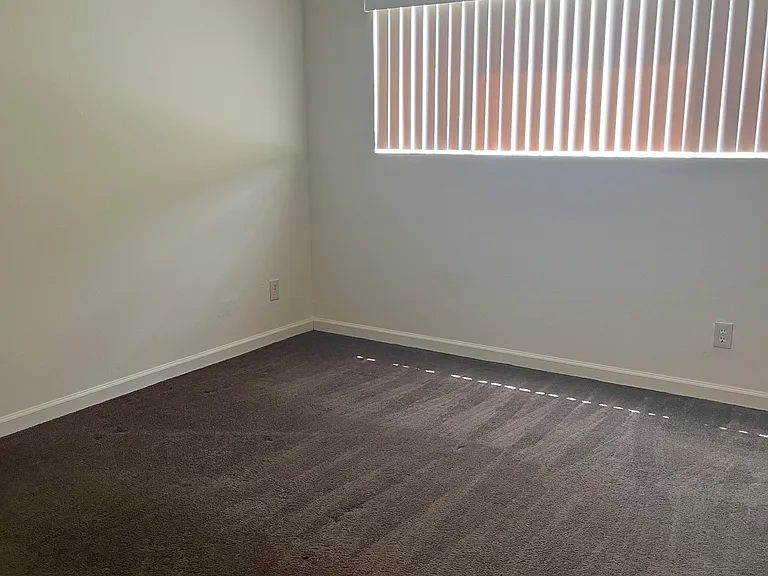 4600 Myrtle Ave — Photo 8