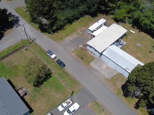 90847 Windy Ln, Coos Bay, OR 97420