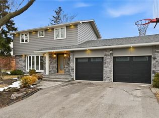 383 Cosburn Cres, Burlington, ON L7L 2W5