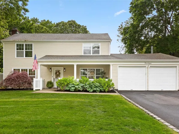 14 Stratton Lane, Stony Brook, NY 11790