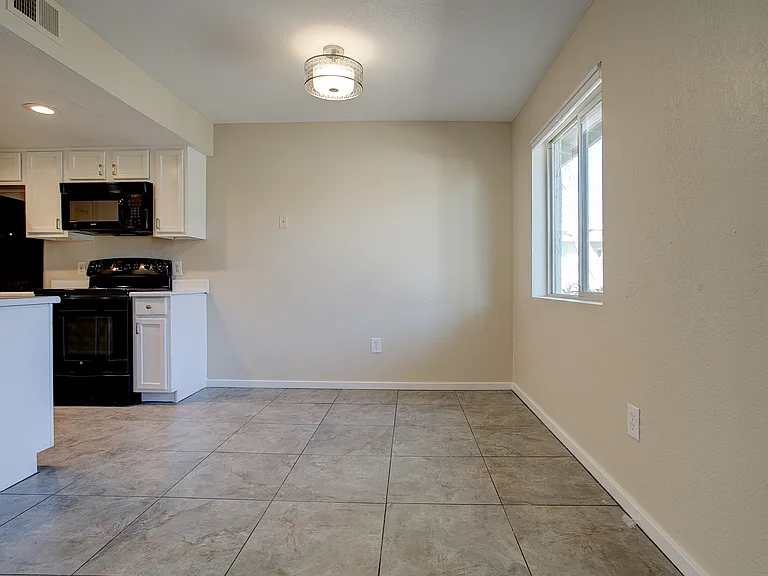 3402 N 32nd St #129 — Photo 9