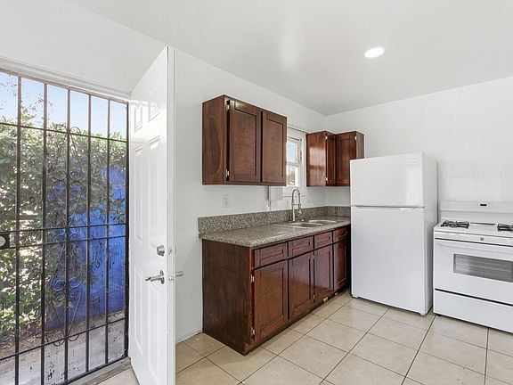 4th image of 534-536 E Hyde Park Pl #534