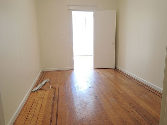 3rd image of 3271 48th St APT 1R