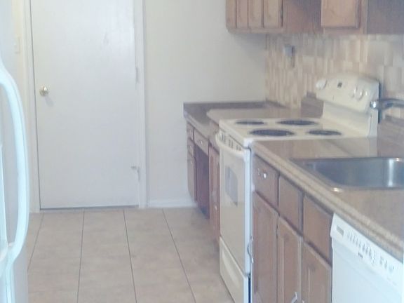 4th image of 45 Bayberry Dr