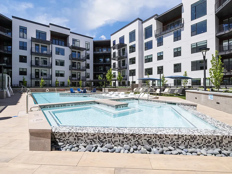 The Grandeur | Hot Tub/ Spa