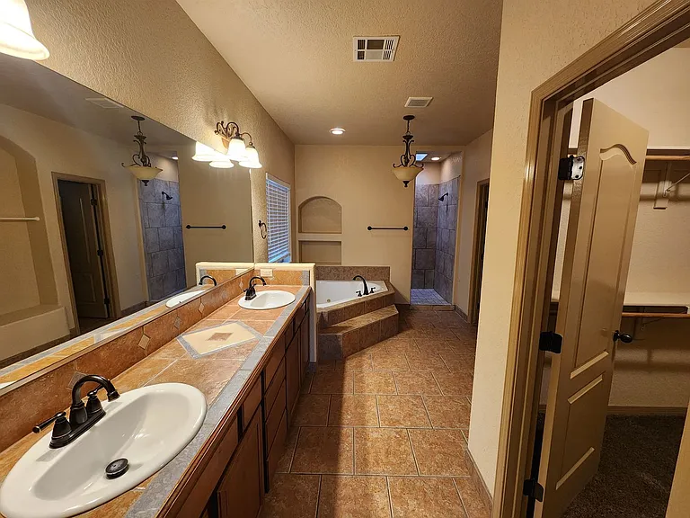 2105 San Patricio Loop — Photo 28