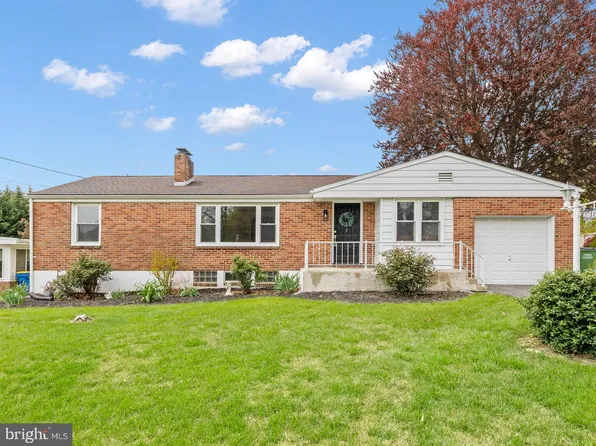 2798 Meadowbrook Blvd, York, PA 17406