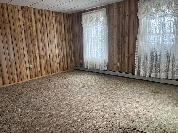 2nd image of 515 Main St