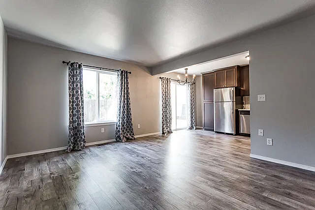 3 bed, 1.5 bath, 1250 sqft, $1,995 — Photo 2