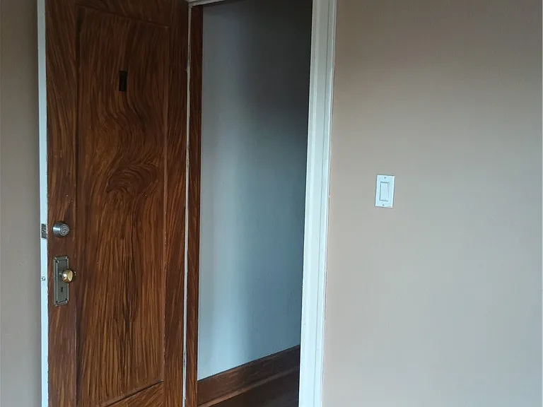 120 W Marshall Blvd #7 — Photo 4