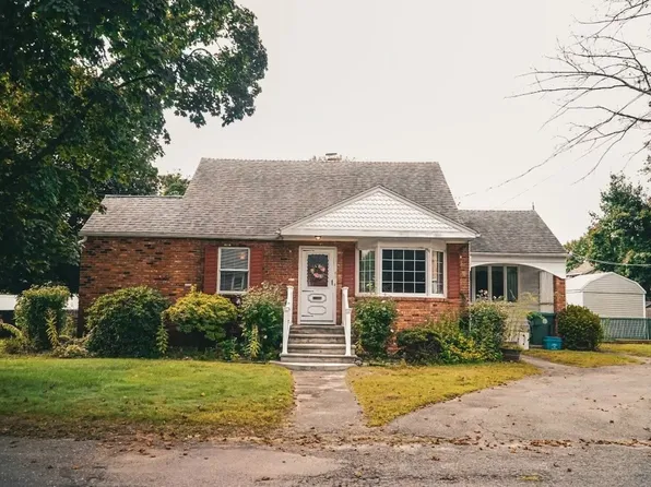 51 Lawndale St, Chicopee, MA 01013