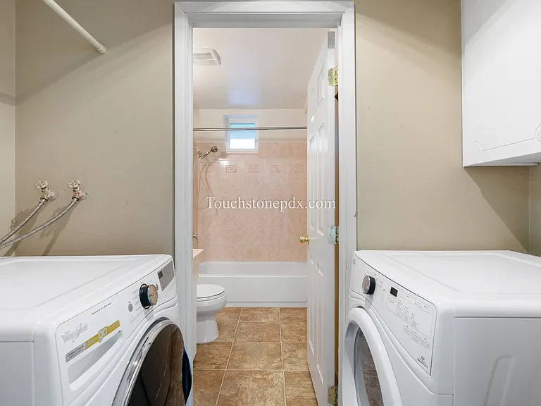 6718 SE Center St — Photo 14