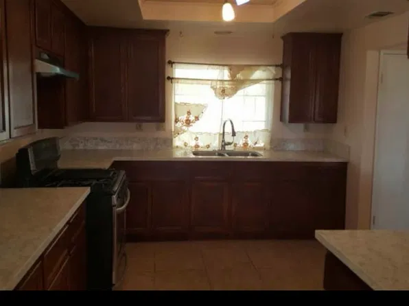 40531 176th St E, Lake Los Angeles, CA 93535