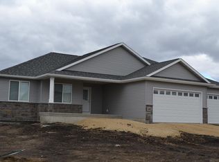 1682 Para Dr, Marion, IA 52302