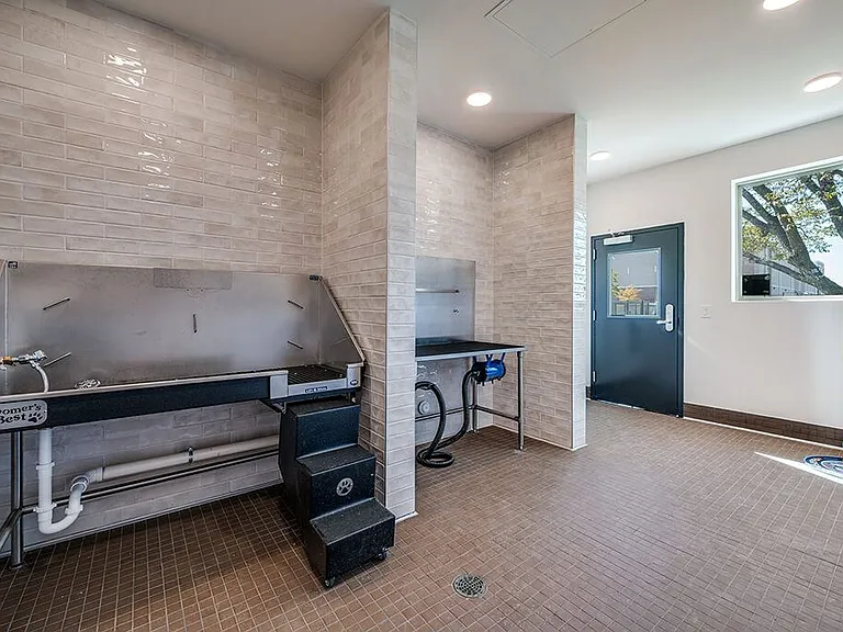 The Waylon Apartments & Townhomes — Photo 38