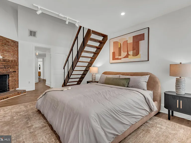 915 5th St NW — Photo 30