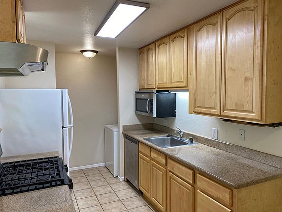 4th image of 2169 Lakeview Cir #2169