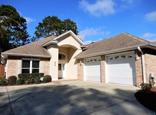 910 Lake Aire Dr, Pensacola, FL 32506