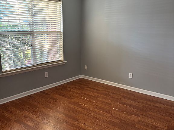 2nd image of 110 Meadowglade Ln