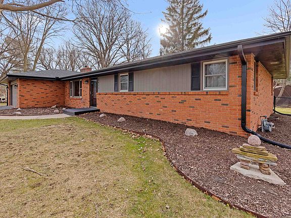 4th image of 2411 Woodfern Way