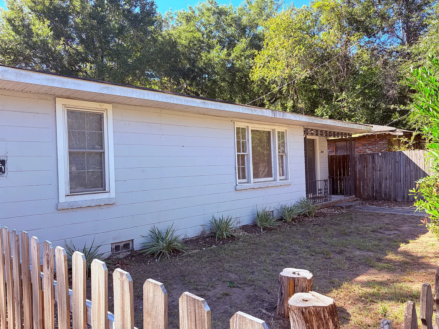 4 bed, 1022 sqft, $2,700 — Photo 2