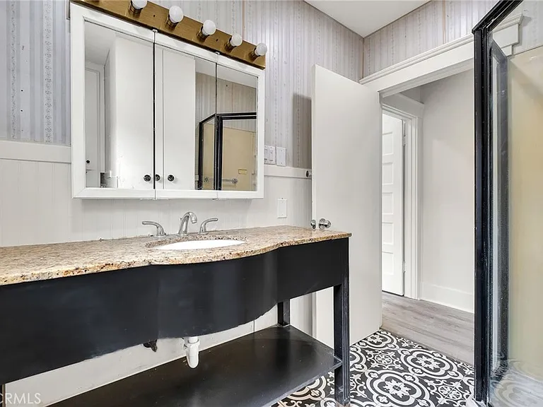 809 E Colton Ave — Photo 21