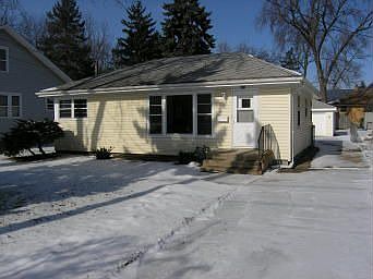 1st image of 324 W School St