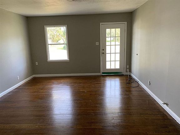 2nd image of 2214 8th St