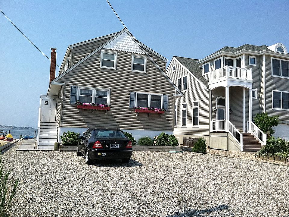 2nd image of 244 W 27th St