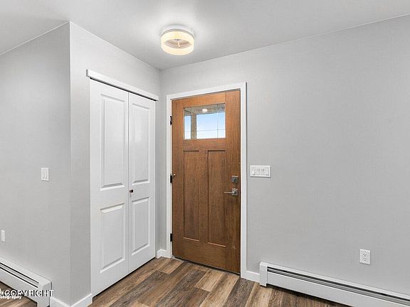 3rd image of 4450 View Cir