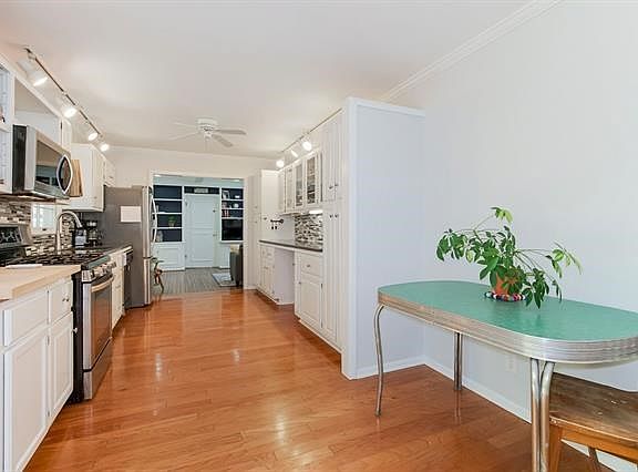 3rd image of 9416 Madison Ave