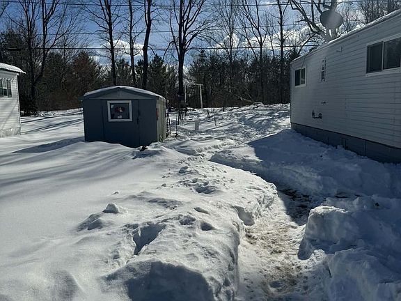 3rd image of 975 Essex Street #10