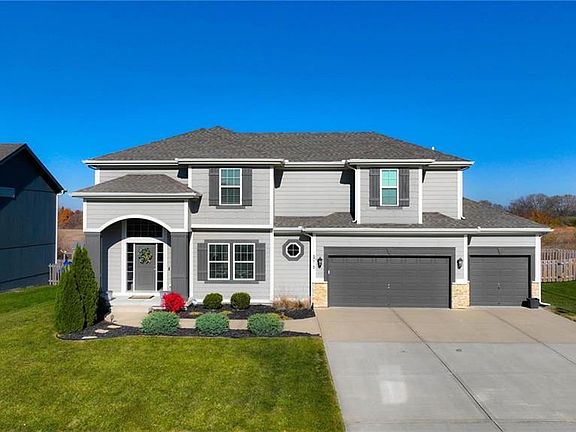 4th image of 6016 NE 120th St