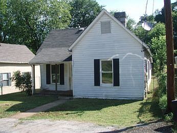 1st image of 2204 Lincoln St