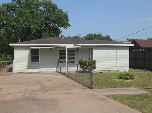 122 S Willow St, Texas City, TX 77591