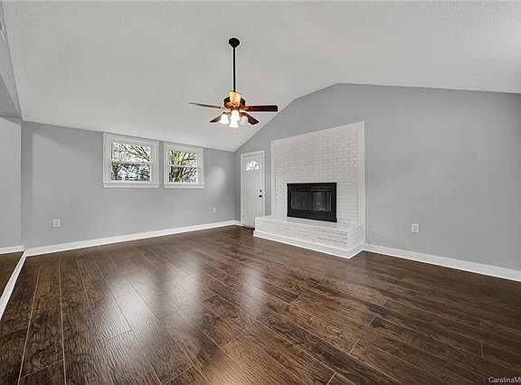 5th image of 208 Gaddis Dr
