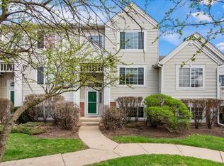 3385 Ravinia Cir #3385, Aurora, IL 60504