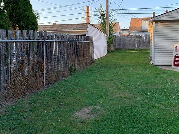 3rd image of 13416 Sherry Ave