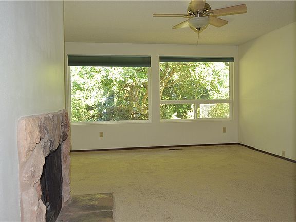 4th image of 7420 Trica Ave NE