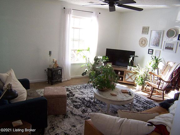 4th image of 234 Hampton Place Ct