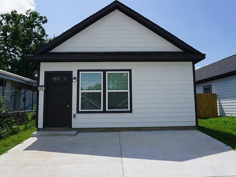 11751 White Cedar — Photo 1