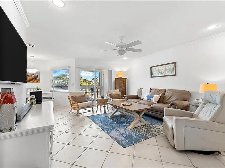 6708 Sarasea Cir #202 — Photo 4